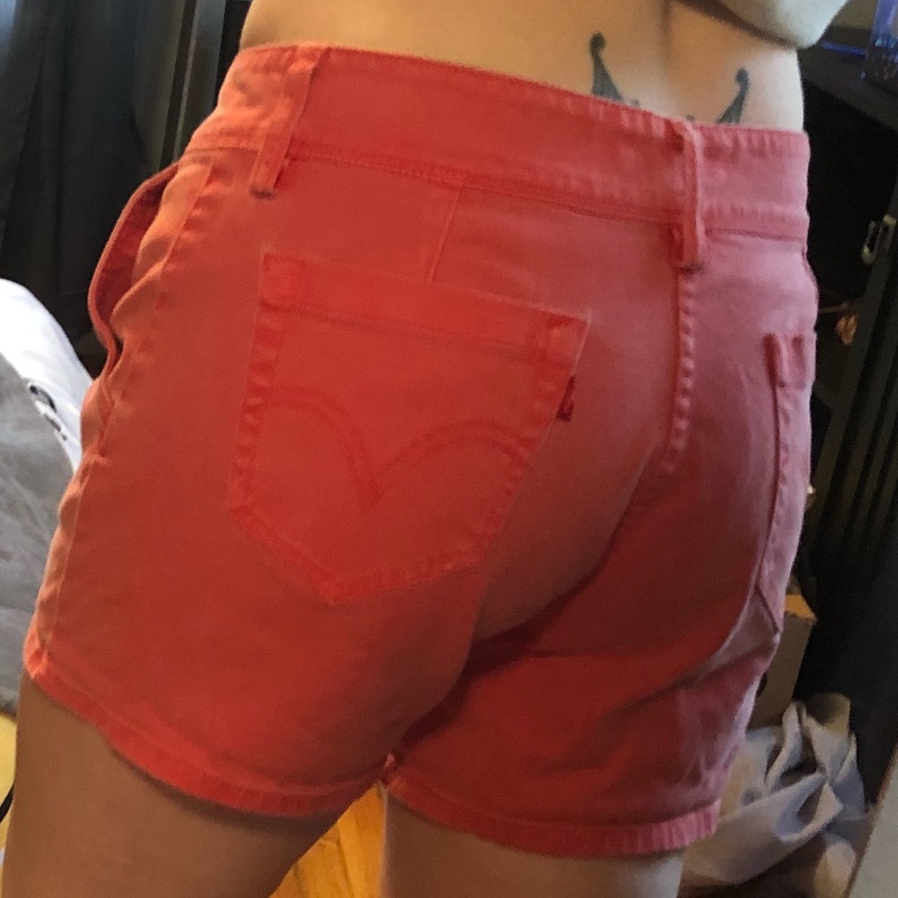 545 Levi’s MOM shorts
